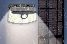 Solar Motion Sensor Light