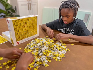 lego minifigures puzzle-amazon-2023