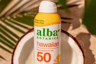 a bottle of alba botanica sunscreen