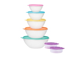 Tupperware Bowl Set