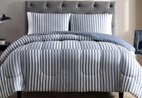 Hallmart Collectibles Bed-in-a-Bag Set