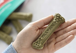 amazon milk bone brushing chew 2021 1 1634400298 1634400298