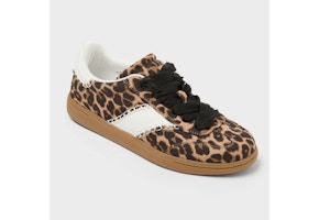 Universal Thread Women’s Sneakers