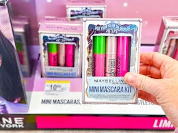 hand holding mascara gift sets
