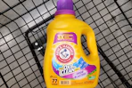 arm hammer detergent in shopping cart