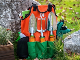 Amazon-garden-tool-set-with-apron