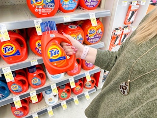 holding tide liquid soap