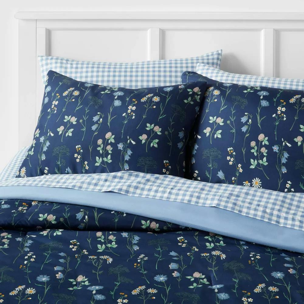 Room Essentials Comforter Set