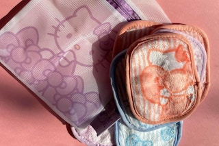 Hello Kitty Makeup Eraser 7-Day Set B0CG4ZPVR8