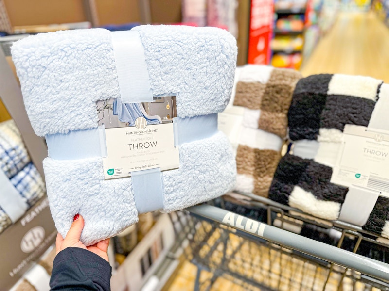 aldi-huntington-home-feathersoft-throw