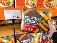 Petite Cuisine Mozzarella Sticks