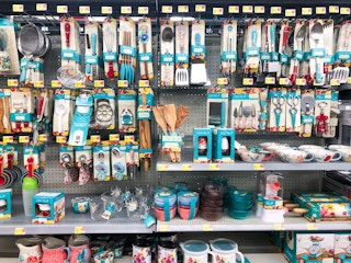 walmart-the-pioneer-woman-aisle-2021
