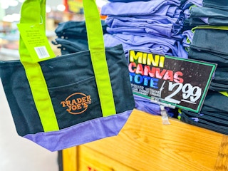 trader-joes-halloween-tote-2