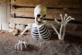 tractor-supply-groundbreaker-skeleton-halloween-decor-official-media