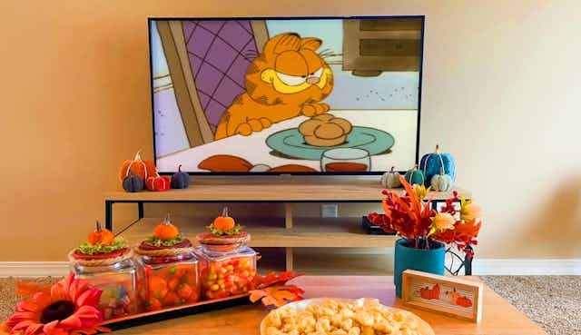 Feast Your Eyes on These 18 Thanksgiving Movies for Kids card image