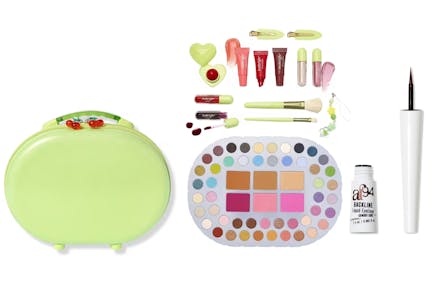 1 JoyBright Beauty Box ($175 Value) + 1 Eyeliner