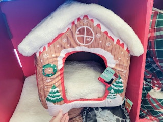 cabin pet bed