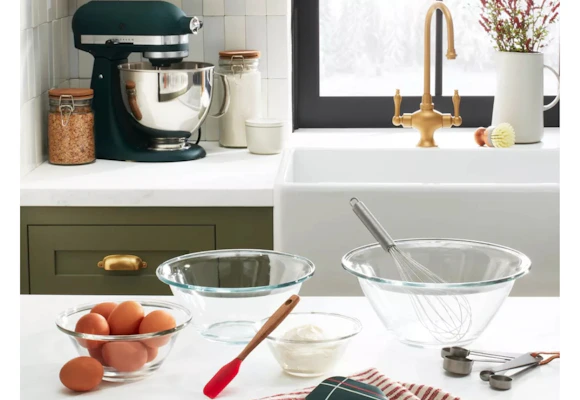 Magnolia Glass Mixing Bowl Set