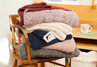 nordstrom rack barefoot dreams throw 2022 1669296329 1669296329