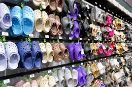 Crocs retail