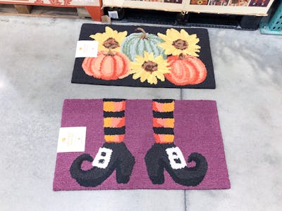 Hooked Accent Rug
