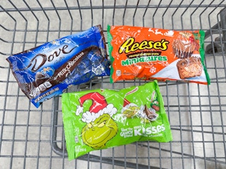 dove kiss reeses chocolates in walgreens cart