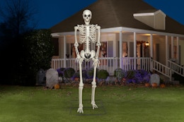 Lowes poseable skeleton