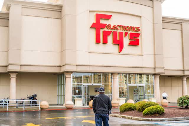 Fry's Electronics Abruptly Closed All Locations Forever card image
