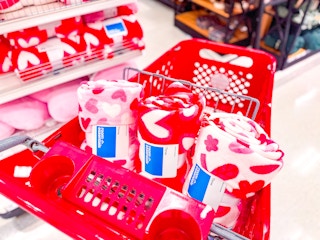 valentines-day-throw-blankets-target2
