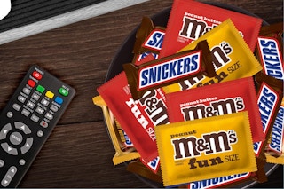 a bowl of mars candy