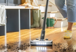 Bissell vacuum picking up dirt on hardwood floor