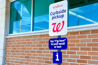 walgreens curbside pickup sign