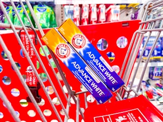 Target-Arm-and-Hammer-Advanced-White-toothpaste-2