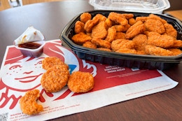 A Wendy's Nugget Party Pack on a table.