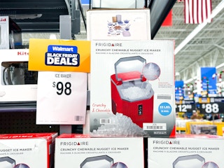 frigidaire nugget ice maker on display at walmart