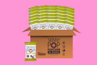 30 individual bags of skinnypop popcorn