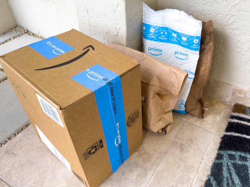 amazon-boxes-packages-delivery-front-porch-kcl-lp