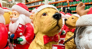home depot christmas dog 2022 3 1665511713 1665511713