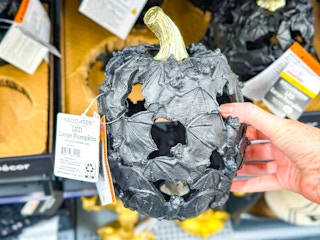 walmart-halloween-dollar-spot-kcl-16