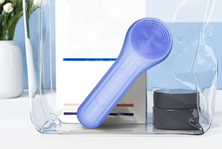 silicone face scrubber