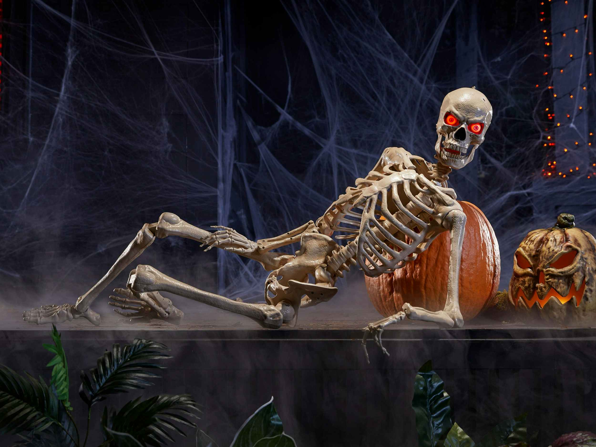 home-depot-halloween-skelly-2024