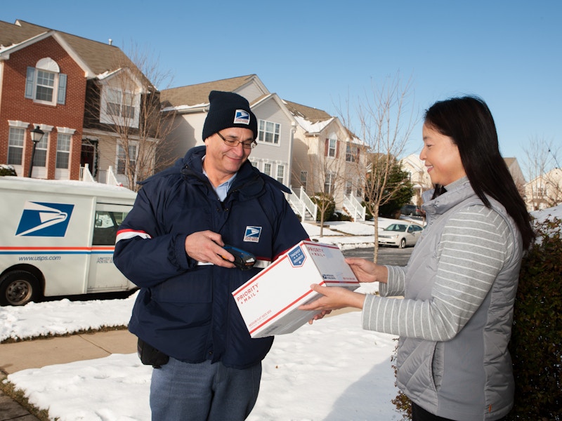 usps-mail-post-office-united-states-postal-service-official-media-package-delivery-employee-04