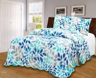 zulily-comforter-set-blue-and-white-feathers-dec-2022