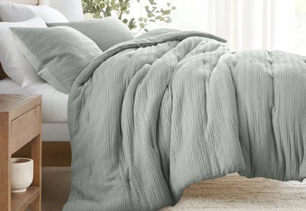 Linens & Hutch Textured Comforter