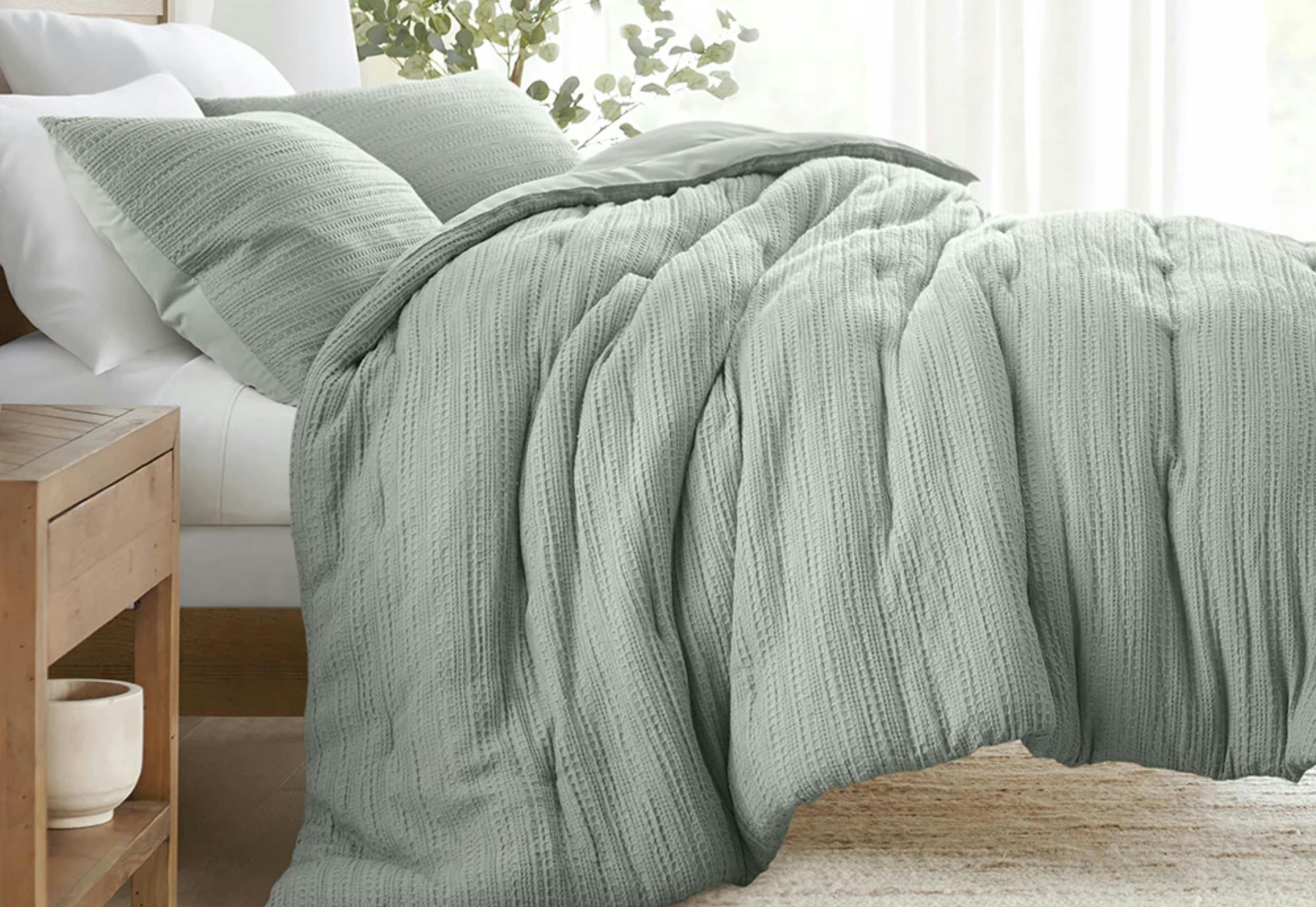 Linens & Hutch Textured Comforter