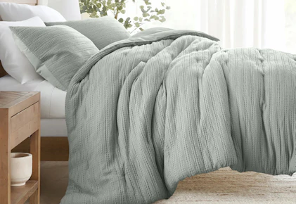 Linens & Hutch Textured Comforter