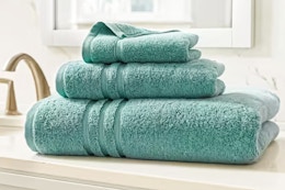 Lifestyle image of Home Decorators Collection Towel Set in the color "Aloe Green"