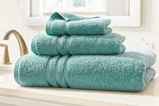 Lifestyle image of Home Decorators Collection Towel Set in the color "Aloe Green"