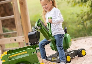 zulily-john-deere-toy-tractor-may-2023