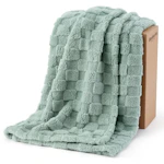 Bedsure Checkered Fleece Throw